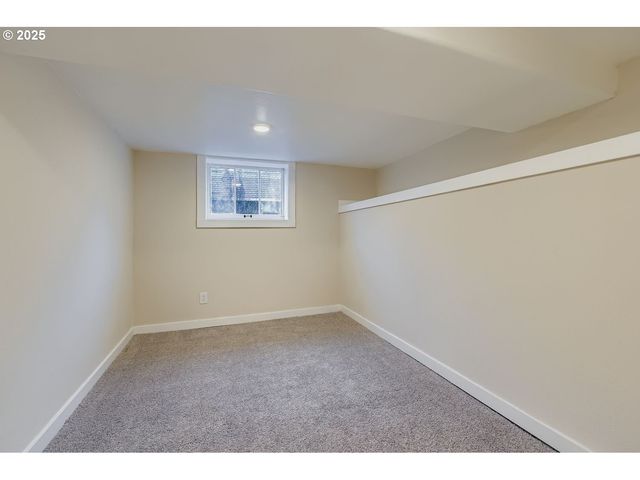 3015 Se GLADSTONE St, Portland, OR 97202