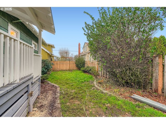 3015 Se GLADSTONE St, Portland, OR 97202