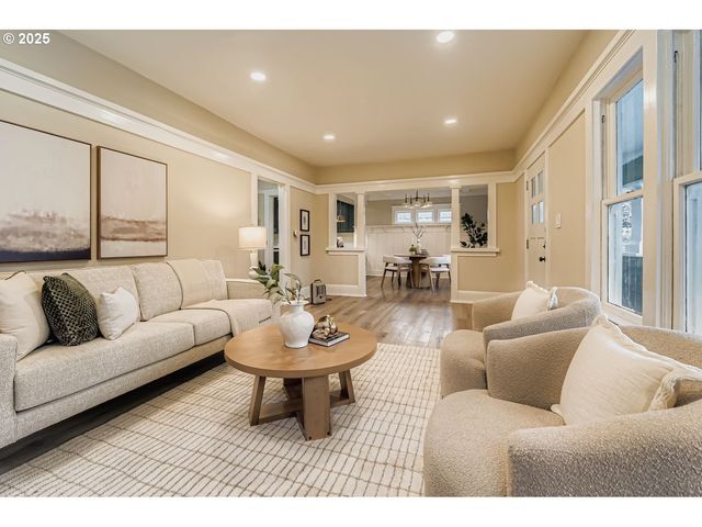 3015 Se GLADSTONE St, Portland, OR 97202