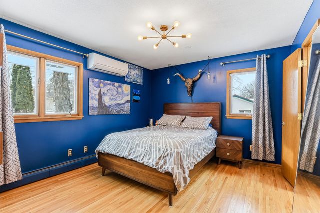 160 Stonybrook Way NE, Fridley, MN 55432