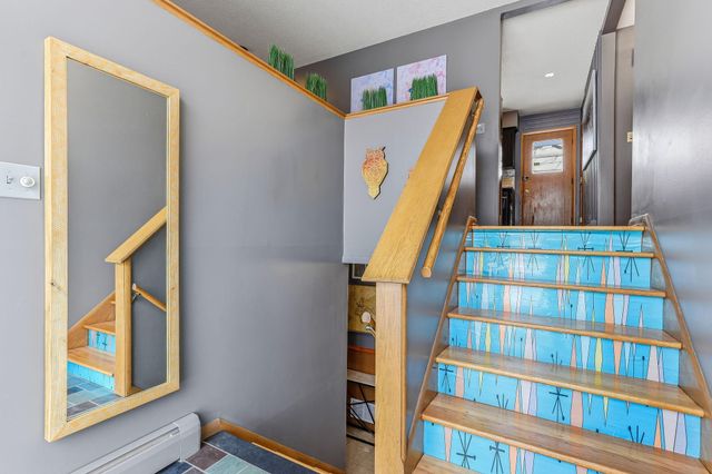 160 Stonybrook Way NE, Fridley, MN 55432