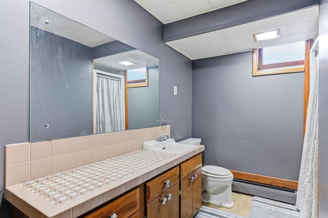 160 Stonybrook Way NE, Fridley, MN 55432