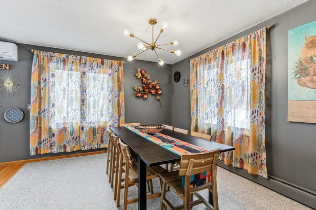 160 Stonybrook Way NE, Fridley, MN 55432