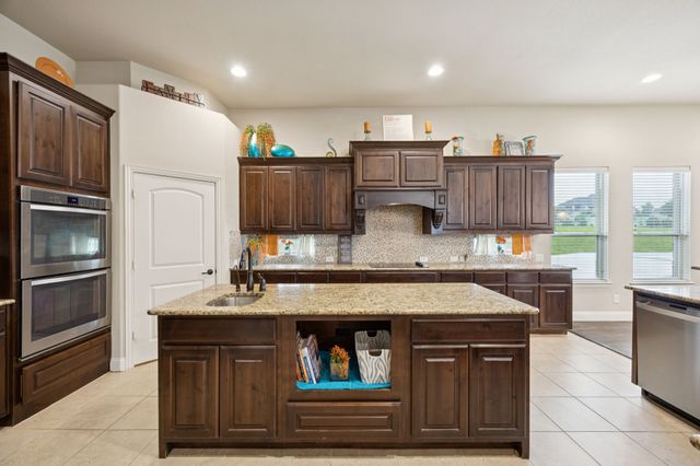 235 Bearclaw Circle, Aledo, TX 76008
