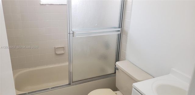 7777 W 29th Ln 202-33, Hialeah, FL 33018