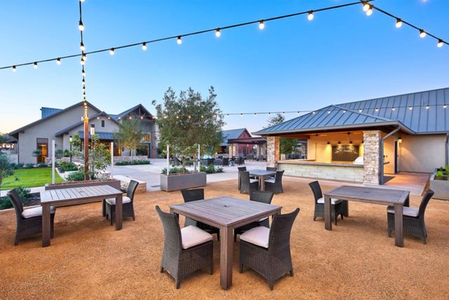 998 Ponderosa Way W, Madera, CA 93636