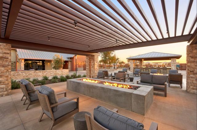 998 Ponderosa Way W, Madera, CA 93636