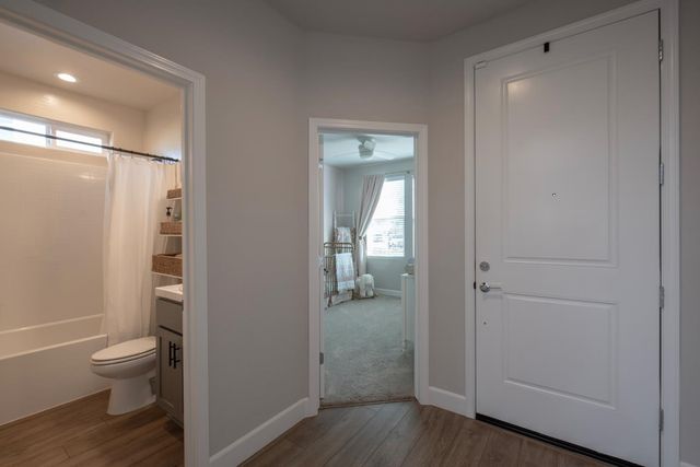 998 Ponderosa Way W, Madera, CA 93636