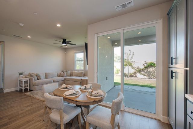 998 Ponderosa Way W, Madera, CA 93636