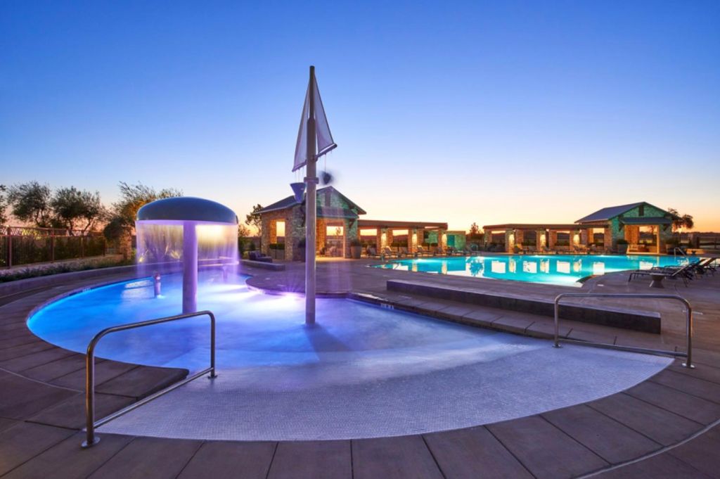 Image 38 of property listing at 998 Ponderosa Way W, Madera, CA 93636