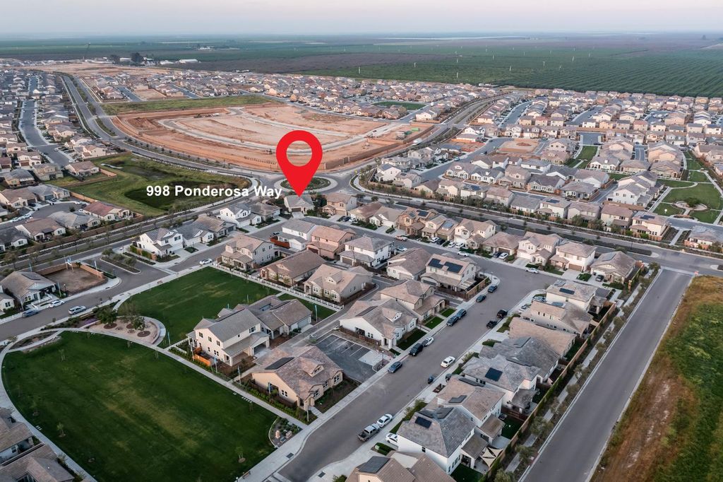 Image 50 of property listing at 998 Ponderosa Way W, Madera, CA 93636