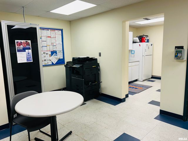 524 15TH Street, Moline, IL 61265