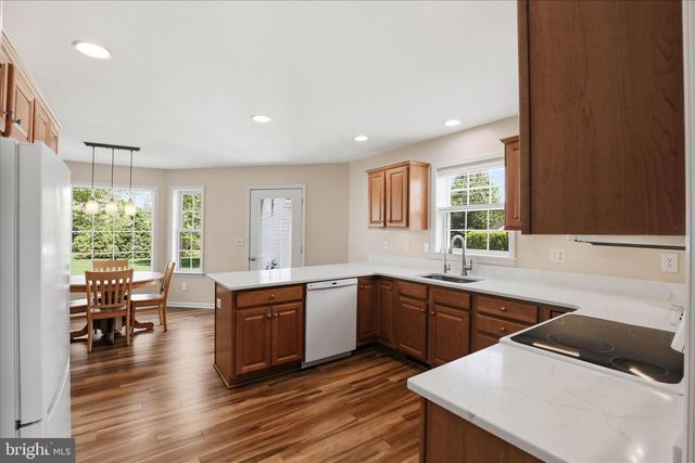 533 THORNBERRY LN, Lititz, PA 17543