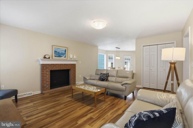 533 THORNBERRY LN, Lititz, PA 17543