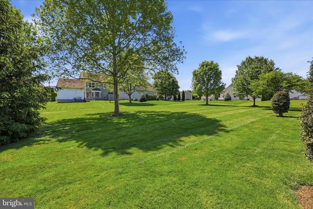 533 THORNBERRY LN, Lititz, PA 17543