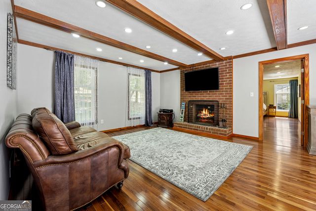 190 Willow Lake Lane, Sharpsburg, GA 30277