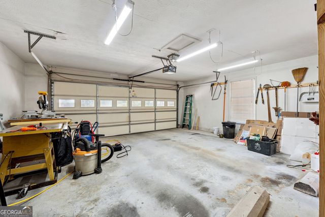190 Willow Lake Lane, Sharpsburg, GA 30277
