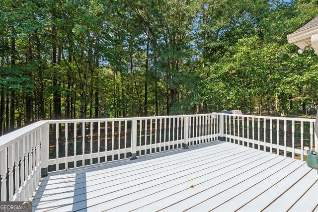 190 Willow Lake Lane, Sharpsburg, GA 30277