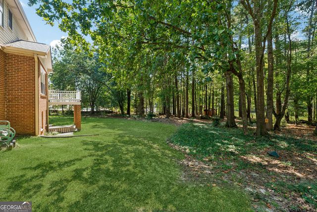 190 Willow Lake Lane, Sharpsburg, GA 30277