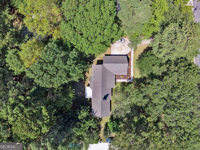 190 Willow Lake Lane, Sharpsburg, GA 30277