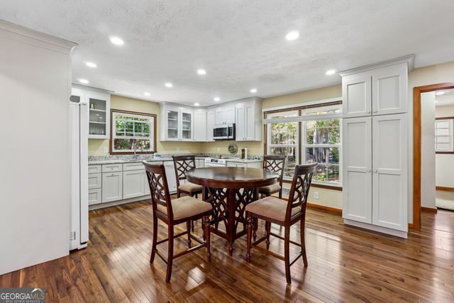 190 Willow Lake Lane, Sharpsburg, GA 30277