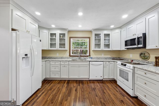 190 Willow Lake Lane, Sharpsburg, GA 30277