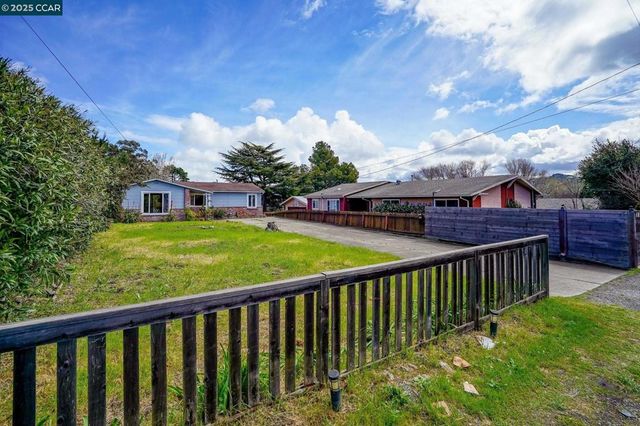 742 La Paloma Rd, El Sobrante, CA 94803