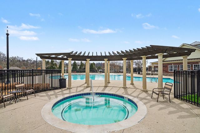 1004 Waterstone Dr, Lebanon, TN 37090