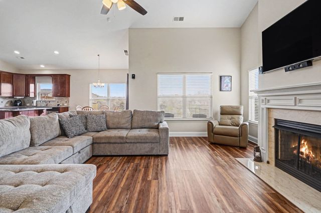 1004 Waterstone Dr, Lebanon, TN 37090