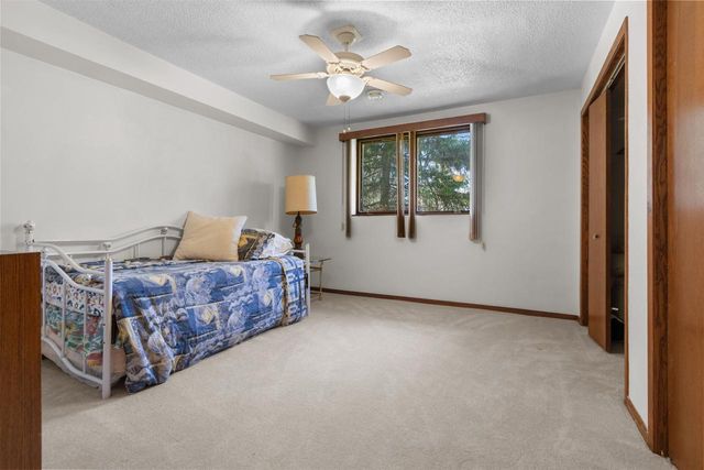 10 N KURT AVENUE, Appleton, WI 54913
