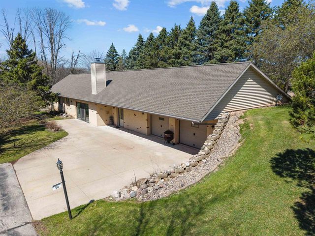10 N KURT AVENUE, Appleton, WI 54913