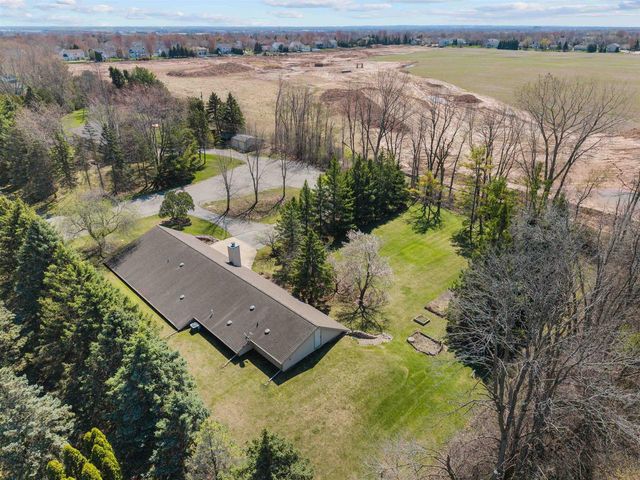 10 N KURT AVENUE, Appleton, WI 54913