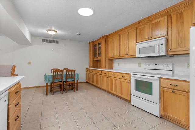 10 N KURT AVENUE, Appleton, WI 54913