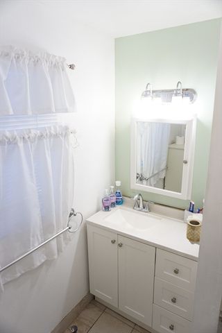 146 Gershom Ave, Lowell, MA 01854