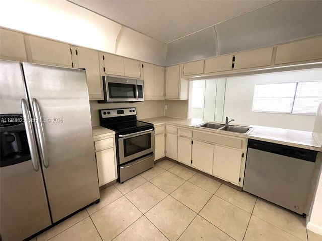 2390 Coral Springs Dr 2390, Coral Springs, FL 33065