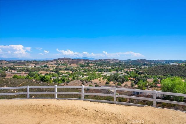 38566 Vista Del Bosque, Murrieta, CA 92562