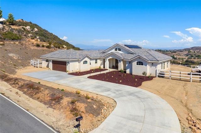 38566 Vista Del Bosque, Murrieta, CA 92562