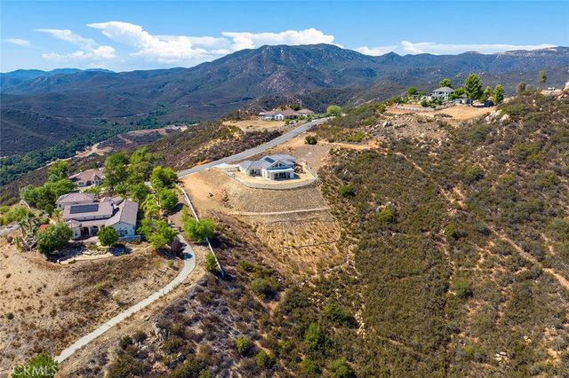 38566 Vista Del Bosque, Murrieta, CA 92562