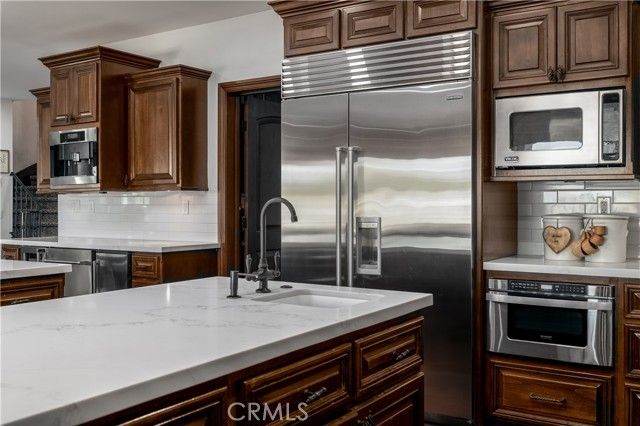 22986 Gray Fox Drive, Canyon Lake, CA 92587