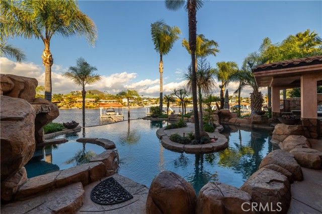22986 Gray Fox Drive, Canyon Lake, CA 92587