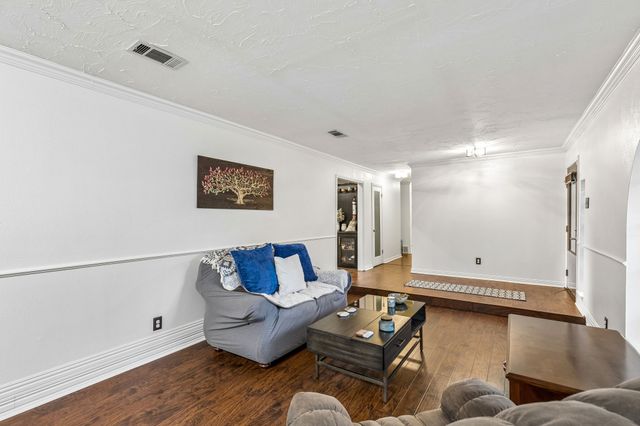 1709 Timbers Drive, Irving, TX 75061