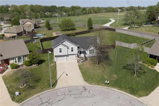 15506 Iron Creek Court, Basehor, KS 66007