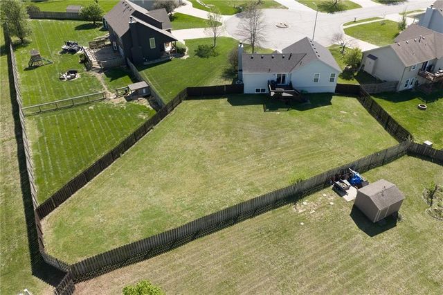 15506 Iron Creek Court, Basehor, KS 66007