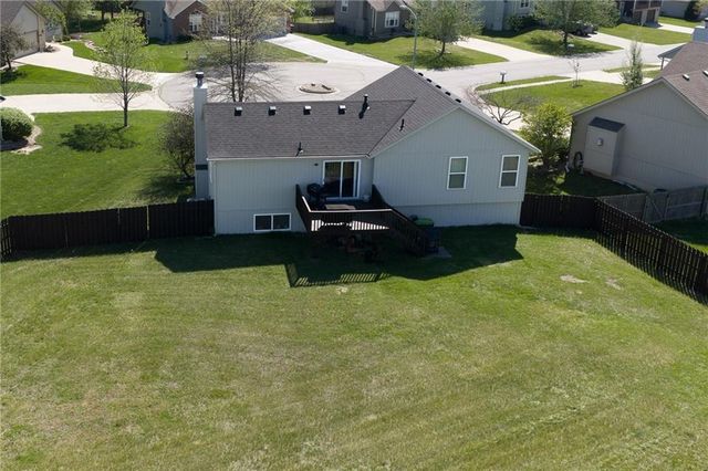 15506 Iron Creek Court, Basehor, KS 66007