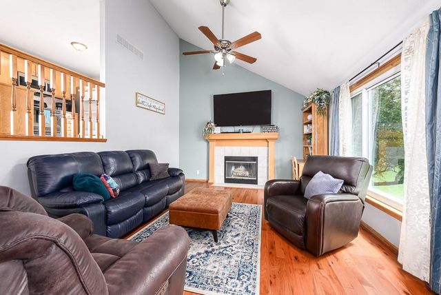 15506 Iron Creek Court, Basehor, KS 66007