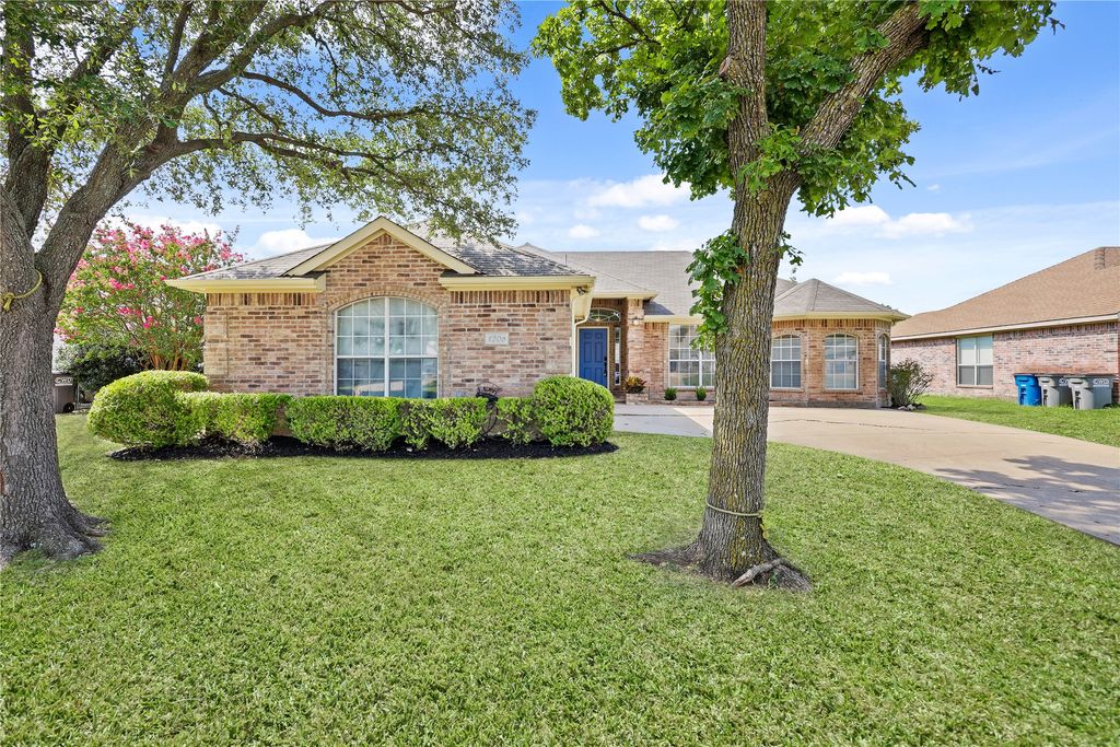 3206 Creekside Drive, Sachse, TX 75048