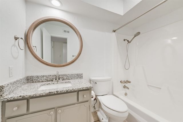 7492 E Northwest Highway 143, Dallas, TX 75231