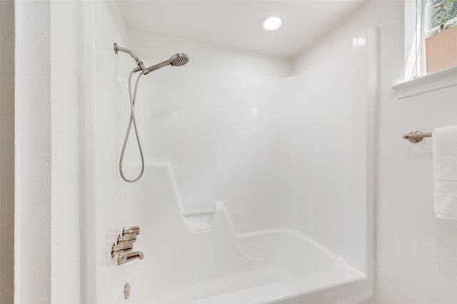 7492 E Northwest Highway 143, Dallas, TX 75231