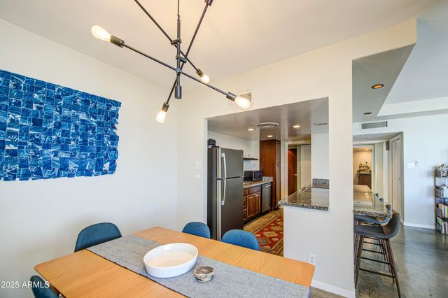 207 W CLARENDON Avenue B20, Phoenix, AZ 85013