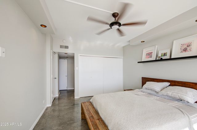 207 W CLARENDON Avenue B20, Phoenix, AZ 85013